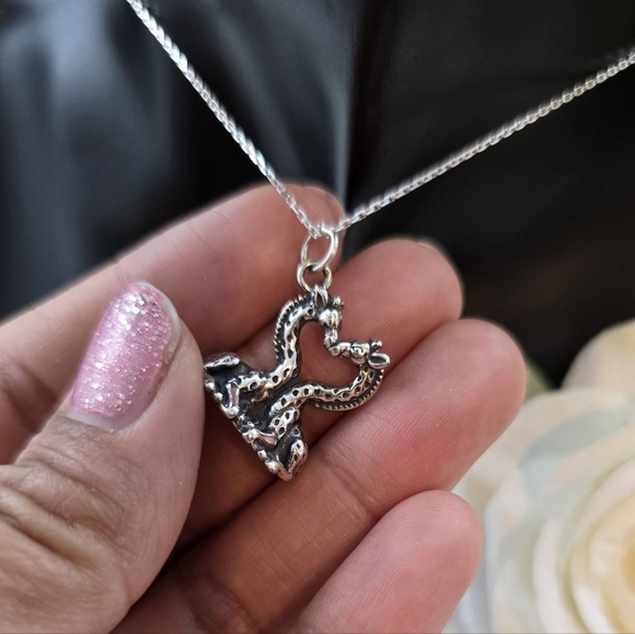 GIRAFFE LOVE NECKLACE - Picture 4 of 5